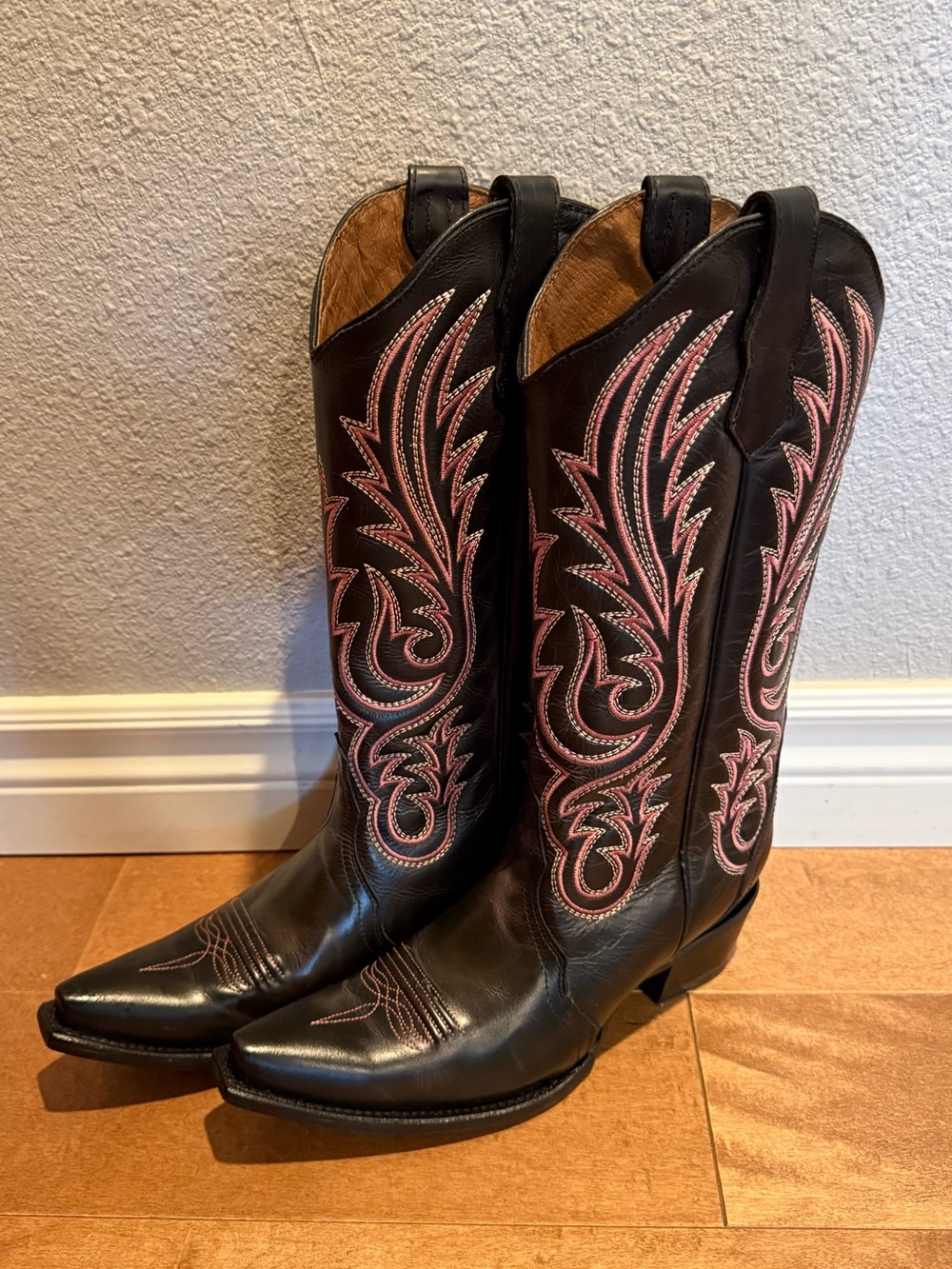 NEW Corral Women's Black Western Boots with Pink Stitching